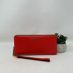 Michael Kors JST Large Zip Wallet